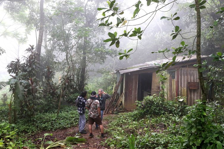 Moradores da comunidade quilombola de Pedra Bonita, no Alto da Boa Vista. Censo demográfico do IBGE identifica pela primeira vez a população e o território das comunidades quilombolas no Brasil.