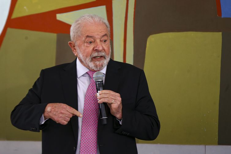 O presidente Luiz Inácio Lula da Silva participa de reunião com reitores das universidades federais do país e dos institutos federais de ensino, no Palácio do Planalto.