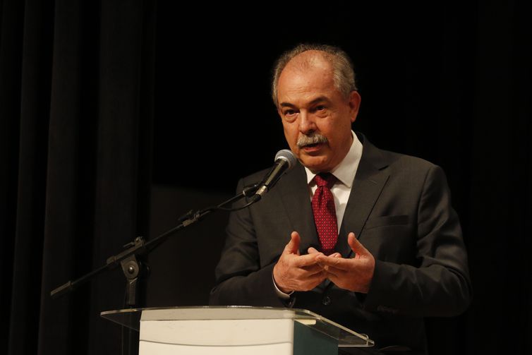 Rio de Janeiro (RJ), 23/05/2023 -  O presidente do BNDES, Aloizio Mercadante, no Seminário Empoderamento Negro para Transformação da Economia. Foto: Fernando Frazão/Agência Brasil