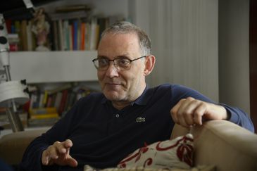 O imortal da Academia Brasileira de Letras (ABL) Marco Lucchesi, próximo presidente da Fundação Biblioteca Nacional, durante entrevista à Agência Brasil, em Niterói. 