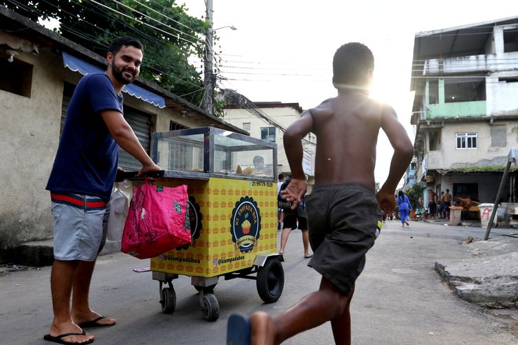 Rio de Janeiro (RJ), 16/11/2023 - Felipe Mariano Santos, um dos donos do Ki Empada Boa, que concorre no 