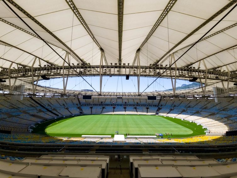 Maracanã - estádio - novo gramado